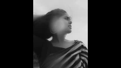 చీరకట్టులో ఫరియా అబ్దుల్లా.. కొంగు జారిపోతున్నా బీచ్ లో రచ్చ చేస్తున్న ‘జాతిరత్నాలు’ చిట్టి.. 