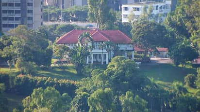 சொந்த வீட்டை விட்டு சொகுசு பங்களாவில் வாடகைக்கு குடியேறிய அமைச்சர்! சிங்கப்பூர் அமைச்சரவையில் விளக்கம்!