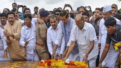 பலத்தை காட்டிய சரத் பவார்: வகுப்புவாத சக்திகளுக்கு எதிராக போராட அழைப்பு!