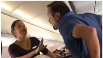 സഹയാത്രക്കാരിയായ പെണ്കുട്ടിയുടെ ശരീരത്തില് സ്പര്ശിച്ചു; വിമാനത്തിനുള്ളിലെ വാഗ്വാദത്തിന്റെ വീഡിയോ വൈറല് !