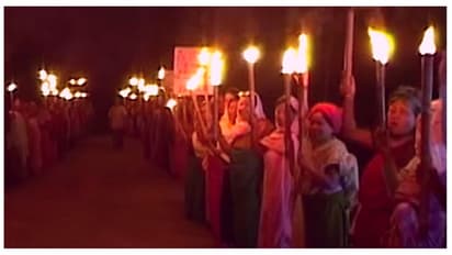 മണിപ്പൂരിലെ 'വിളക്കേന്തിയ വനിതകള്', ആരാണ് മൈറ പൈബിസ്?