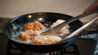 ഉപയോഗിച്ച എണ്ണ പിന്നെയും ഉപയോഗിക്കുന്നത് കൊളസ്ട്രോളിന് കാരണമാകുമോ? അറിയേണ്ട ചിലത്...