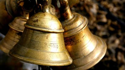 Temple Bell Significance: ದೇವಾಲಯದಲ್ಲಿ ಗಂಟೆ ಬಾರಿಸಿದಾಗ ಇವರ ನಾಶವಾಗುತ್ತದೆ!