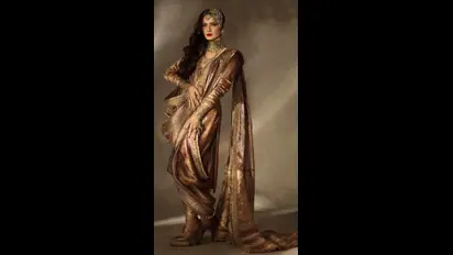 Rekha's biography makes shocking claims anout having affair with secretary, here's what we know