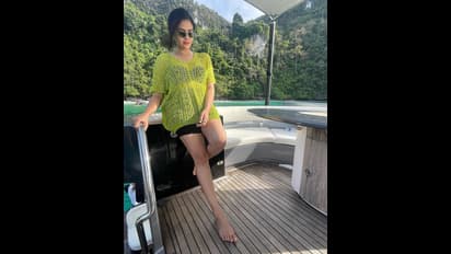 థాయిలాండ్ లో శ్రీముఖి.. లోయాంగిల్లో కెమెరాకు ఫోజులిచ్చి రచ్చ... మాకు అలా కావాలంటూ నెటిజన్ల గోల.. 