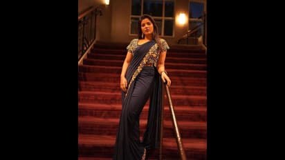 செம்ம ஸ்ட்ரெக்ச்சர்... சேலையில் கூட ஸ்டைலிஷ் பேபியாக மாறி போஸ் கொடுத்த ஐஸ்வர்யா ராஜேஷ்! லேட்டஸ்ட் போட்டோஸ்!