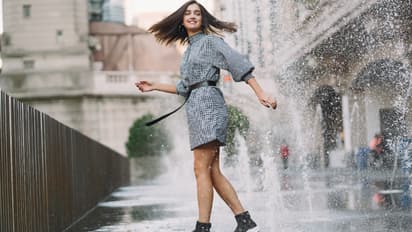 Monsoon Hacks: மழைக்காலத்தில் காலணிகளை உலர்த்துவதற்கான எளிய ஹேக்ஸ்...இனி துர்நாற்றம் வீசாது..!!