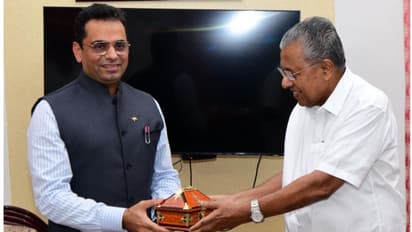 ഒമാനിലെ ഇന്ത്യൻ അംബാസിഡർ മുഖ്യമന്ത്രിയുമായി കൂടിക്കാഴ്ച്ച നടത്തി; ഒമാനിലേക്ക് ഉന്നത സംഘത്തിന് ക്ഷണം