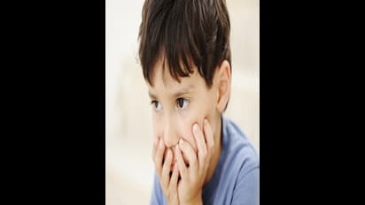 பொய் சொல்ற குழந்தைகளை மாத்தனுமா? பெற்றோர் இந்த '3' விஷயங்களை அவங்ககிட்ட சொன்னா போதும்!!