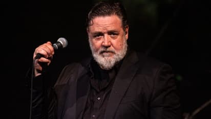 'പ്രതിബിംബത്തോട് ആരാണെന്ന് ചോദിക്കുന്ന കാലം, ഇനി നിങ്ങൾ എന്നില് നിന്നുമൊന്നും കേട്ടേക്കില്ലെ'ന്ന് റസൽ ക്രോ