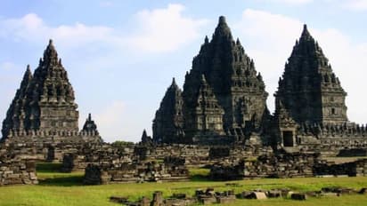 பௌத்தம், இந்து மதத்தின் பழங்கால மரபுகளை இந்தோனேஷிய முஸ்லீம்கள் கொண்டாடுகின்றனர் - பேராசிரியர் ஹமீது நசீம்