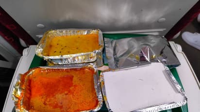 “ இந்த மோசமான உணவுக்கு ரூ.250 கொடுக்கணுமா” வந்தே பாரத் ரயில் பயணியின் வைரல் ட்வீட்.. IRCTC பதில்
