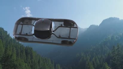 വായുവിൽ പറക്കും റോഡിൽ ഓടും; വെറും 12,000 രൂപയ്ക്ക് ബുക്ക് ചെയ്യാം ഈ പറക്കും കാര്!