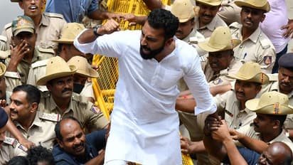 ಬಿಜೆಪಿ ಕಚೇರಿಗೆ ಯುವ ‘ಕಾಂಗ್ರೆಸ್‌’ಪಡೆ ಮುತ್ತಿಗೆ ಯತ್ನ: ನಲಪಾಡ್‌ ನೇತೃತ್ವದಲ್ಲಿ ಧರಣಿ