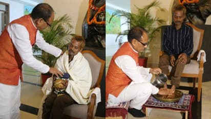 ആദിവാസി യുവാവിന്റെ മുഖത്ത് മൂത്രം ഒഴിച്ച സംഭവം; യുവാവിന്റെ കാൽ കഴുകി ക്ഷമാപണം നടത്തി ശിവരാജ് സിങ് ചൗഹാൻ