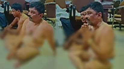 బట్టలూడదీసి అర్ధనగ్నంగా కూర్చోబెట్టి... ధర్మవరం వ్యాపారులపై బెజవాడలో రౌడీయిజం (వీడియో)