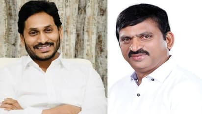 సీఎం జగన్ను కలిసిన పొంగులేటి శ్రీనివాస్ రెడ్డి.. రాజకీయ వర్గాల్లో హాట్ టాపిక్..!!