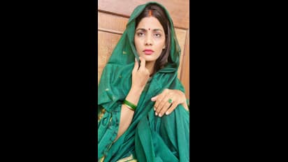 మూత్ర విసర్జన ఘటనపై ట్వీట్ చేసిన సింగర్ నేహా.. ఎఫ్ఐఆర్ నమోదు