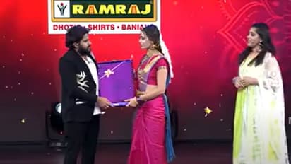 హైపర్‌ ఆది గిఫ్ట్ చూసి బోరున విలపించిన యాంకర్‌ సౌమ్యరావు.. క్యాన్సర్‌తో మూడేళ్లు బెడ్‌పై అమ్మ అంటూ కన్నీళ్లు