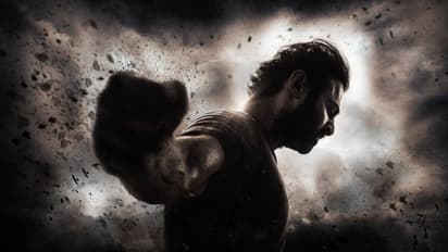 ప్రభాస్ నటుడే కాదు అంటూ పాన్ ఇండియా డైరెక్టర్ తీవ్ర విమర్శలు.. 'సలార్' టీజర్ ని టార్గెట్ చేస్తూ.. 