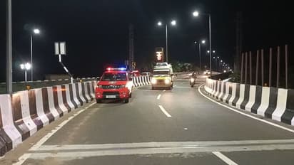 மதுரை பறக்கும் பாலத்தில் கோர விபத்து; 2 இளைஞர்கள் சம்பவ இடத்திலேயே பலி