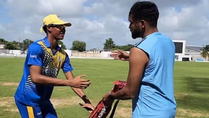 பார்படாஸ் வீரர்களுக்கு பேட், ஷூ பரிசாக கொடுத்த முகமது சிராஜ்!