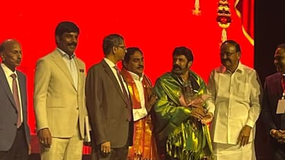 `తానా`లో బాలకృష్ణ హల్‌చల్‌.. మాజీ ఉపరాష్ట్రపతి వెంకయ్య నాయుడి చేతుల మీదుగా సత్కారం..