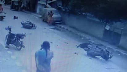 ಬೈಕ್ಗಳ ನಡುವೆ ಮುಖಾಮುಖಿ ಡಿಕ್ಕಿ: ಯುವತಿ ಸೇರಿ ಮೂವರಿಗೆ ಗಾಯ