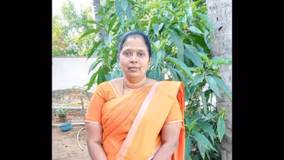 கோவையில் அரசு பள்ளி தலைமை ஆசிரியை ரயில் முன் பாய்ந்து தற்கொலை