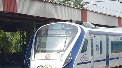 ಬಳ್ಳಾರಿ–ಗುಂತಕಲ್ ಮಾರ್ಗವಾಗಿ ಬೆಂಗಳೂರಿಗೆ ವಂದೇ ಭಾರತ ರೈಲು, ಹೊಸಪೇಟೆಯಲ್ಲಿ ಪರಿಶೀಲನೆ