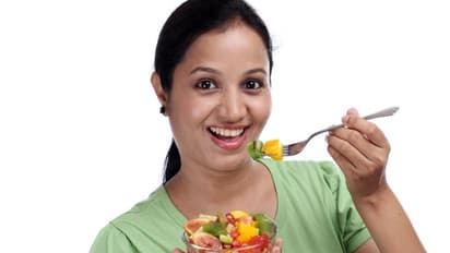 షుగర్ పేషెంట్లకు ఈ పండ్లు ఒక వరం.. వీటిని తింటే షుగర్ లెవల్స్ అస్సలు పెరగవు