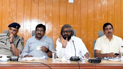 ಬಾಕಿ ಕೊಡದಿರುವ ಕಾರ್ಖಾನೆಗಳ ಸಕ್ಕರೆ ಜಪ್ತಿ ಮಾಡಿ: ಸಚಿವ ಈಶ್ವರ ಖಂಡ್ರೆ