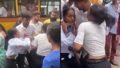 నడిరోడ్డుపై జుట్లు పట్టుకుని.. బట్టలు చింపుకుంటూ.. పొట్టు పొట్టు కొట్టుకున్న అమ్మాయిలు.. వైరల్ వీడియో..