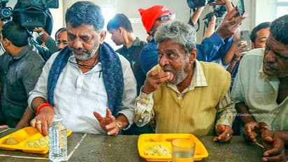 ಡಿಕೆಶಿ ದಿಢೀರ್ ಸಿಟಿ ರೌಂಡ್ಸ್: ಇಂದಿರಾ ಕ್ಯಾಂಟೀನ್ನಲ್ಲಿ ಉಪಹಾರ, ಘನತ್ಯಾಜ್ಯ ಸಂಸ್ಕರಣಾ ಘಟಕಕ್ಕೆ ಭೇಟಿ