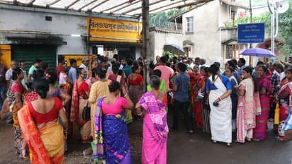 மேற்கு வங்க பஞ்சாயத்து தேர்தல்: வன்முறை நிகழ்ந்த 697 வாக்குச்சாவடிகளில் இன்று மறு வாக்குப்பதிவு