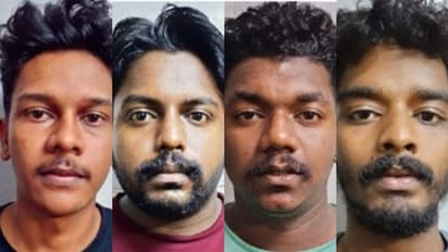 ബൈക്ക് യാത്രികനെ കാറിടിച്ച് വീഴ്ത്തി, വടിവാൾ വീശി 8 ലക്ഷം കുഴൽപ്പണം കവർന്നു; 4 പേർ മലപ്പുറത്ത് അറസ്റ്റിൽ