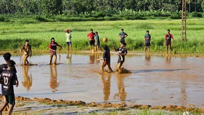 മഴ, ചെളി, പന്ത്, മലപ്പുറത്തിന് ഈ 'കണ്ടംകളി' ഒന്നൊന്നര കോമ്പോ