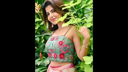 సంప్రదాయ దుస్తుల్లో ‘స్పై’ బ్యూటీ గ్లామర్ మెరుపులు.. మత్తు ఫోజులతో మైమరిపిస్తున్న ఐశ్వర్య మీనన్ 