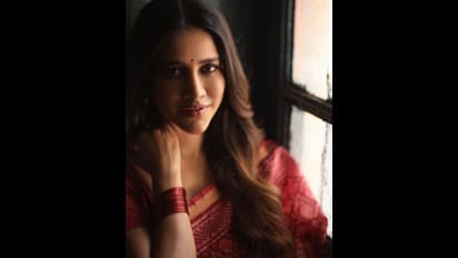 Nabha Natesh: చూపులతో చంపేస్తున్న నభా నటేష్... ఎవరి కోసం ఈ ఎదురు చూపులు?