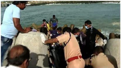 മുതലപ്പൊഴിയിൽ നിന്ന് മൂന്നാമത്തെ മൃതദേഹവും കിട്ടി: ഇനി കണ്ടെത്താനുള്ളത് ഒരാളെ; വള്ളം മറിഞ്ഞ് കാണാതായത് 4 പേരെ