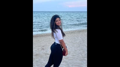 సముద్రపు ఒడ్డున తెలుగు అందం.. ట్రెండీ వేర్ లో అట్రాక్ట్ చేస్తున్న డింపుల్ హయాతీ