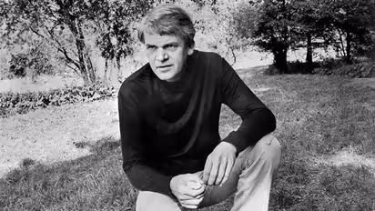 മിലൻ കുന്ദേര: പകരക്കാരില്ലാത്ത എഴുത്തുകാരൻ, വായിച്ച് മറന്നുകളയാനാവാത്ത എഴുത്തുകൾ