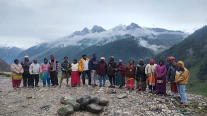 அமர்நாத்தில் பனிச்சரிவால் உணவு, தண்ணீர் கிடைக்காமல் 4 நாட்கள் சிக்கி தவித்த 25 தமிழர்கள்..! மீட்ட தமிழக அரசு