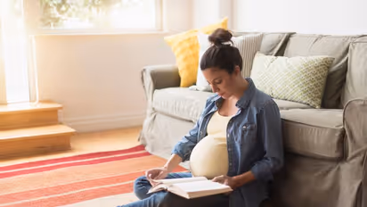 From 'Belly Laughs' to 'Expecting Better':Here are 7 books you can read during pregnancy