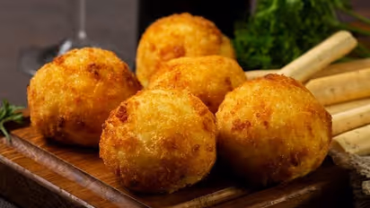 5 Popular Corn based snacks to spice up your Monsoons