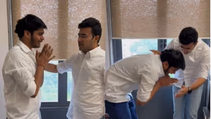 ತೇಜಸ್ವಿ ಸೂರ್ಯ ಭೇಟಿಯಾಗಿ ಖುಷಿಗೆ ಕಣ್ಣೀರಿಟ್ಟ ಬಿಜೆಪಿ ಕಾರ್ಯಕರ್ತ, ಯುವಕನ ಪ್ರೀತಿಗೆ ಸಂಸದ ಭಾವುಕ!