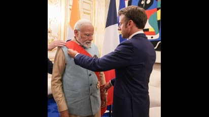 பிரான்ஸ் நாட்டின் உயரிய விருதை பெற்றார் பிரதமர் மோடி! இதுவரை அவர் பெற்ற சர்வதேச விருதுகள் என்னென்ன?