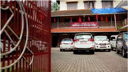 ചുവന്ന ഓ‍ർമ്മകൾ ബാക്കി, അഴീക്കോടൻ സ്മാരക മന്ദിരം പൊളിച്ചു പണിയുന്നു; അത്യാധുനിക സൗകര്യങ്ങളോടെ പുതിയ കെട്ടിടം