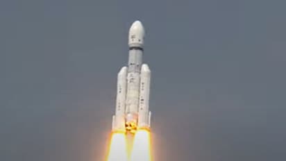 చంద్రయాన్-3 ప్రయోగం విజయవంతం: ఇస్రోలో శాస్త్రవేత్తల సంబరాలు