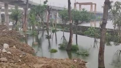 ഡല്ഹിയില് വെള്ളം നിറഞ്ഞ മൈതാനത്ത് കളിക്കുകയായിരുന്ന മൂന്ന് കുട്ടികള് മുങ്ങി മരിച്ചു